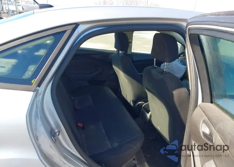 2015 Ford Focus S из США, поврежденный, VIN 1FADP3E26FL313012